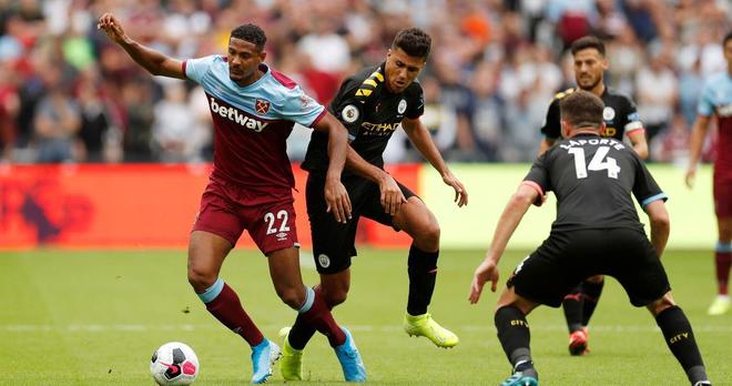 波兰媒体：莱万收到米兰、沙特和美职联报价，米兰愿签约两年（波媒：莱万获米兰、沙特与美职联报价，米兰愿给两年合同）