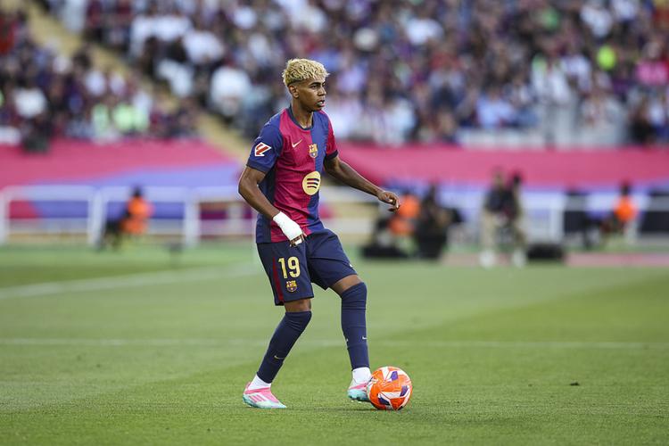 如何让孩子真正爱上足球？（怎样激发孩子对足球的热情？）