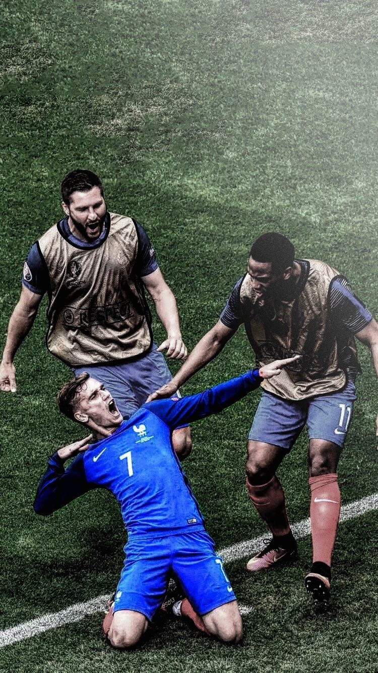 米亚托维奇：皇马应如待C罗般给姆巴佩喂球；我们当年不谈裁判（米亚托维奇：皇马应像对待C罗一样为姆巴佩输送弹药；当年我们从不谈裁判）