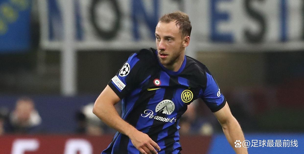 梅婷一家四口前往伯纳乌观战皇马vs尤文，女儿表示看完有点困（梅婷携一家四口现身伯纳乌观战皇马对尤文，女儿直言赛后有些犯困）