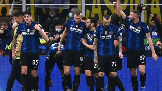 中国冰壶男队5连胜锁定循环赛前三 向米兰冬奥席位冲刺（中国冰壶男队豪取五连胜，稳居循环赛前三，冲击米兰冬奥名额）