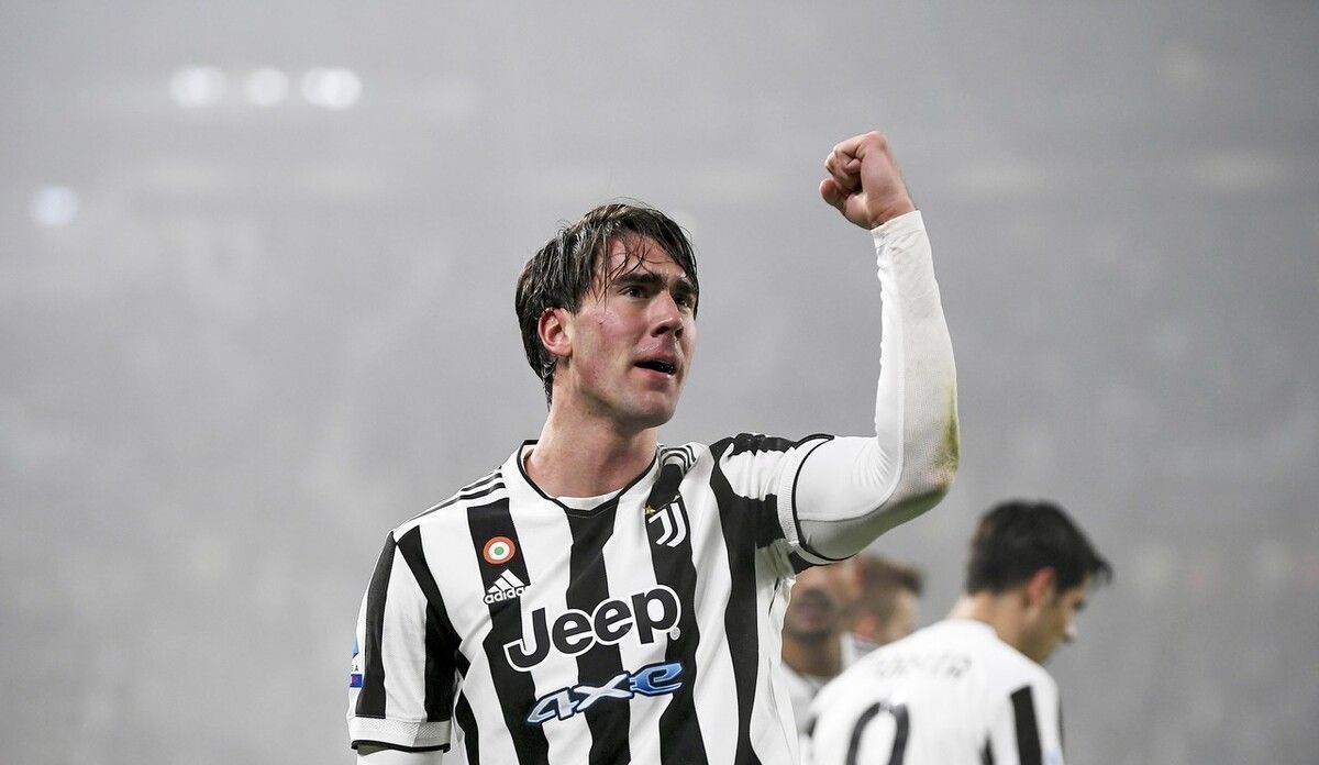 一场5-3逆转，让巴萨甩开2大争冠对手！创造历史：加冕西甲第3队（5-3翻盘之夜，巴萨甩开两大争冠劲敌！载入史册：加冕西甲第三队）