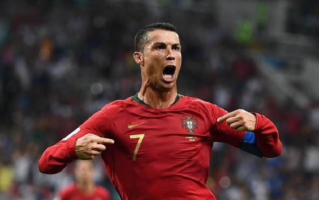 里夫斯状态不佳，半场得到8分，投篮命中率仅为20%（里夫斯手感低迷：半场仅8分，投篮命中率20%）